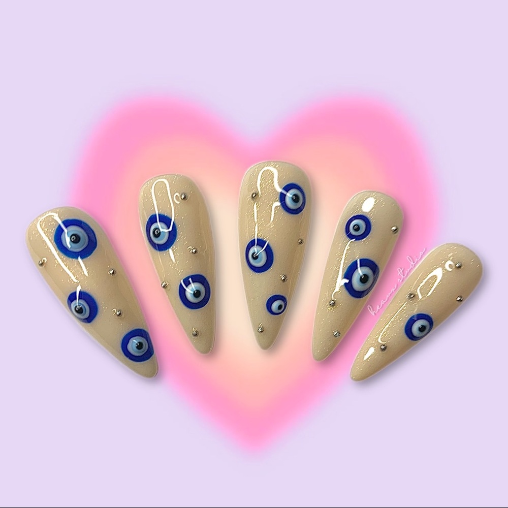 🧿🤍✨ EVIL EYE PRESS ON NAILS ✨🤍🧿